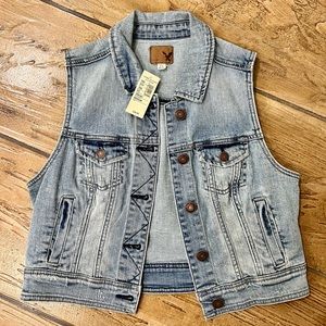 AMERICAN EAGLE DENIM VEST - MEDIUM